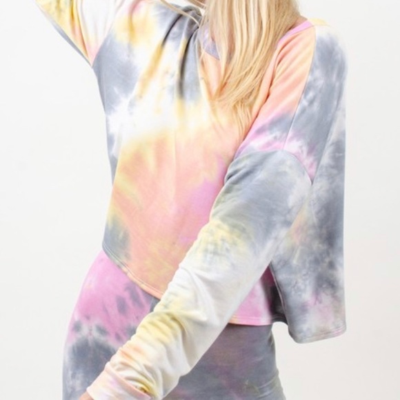 🆕Tie dye two piece top and shorts set - Picture 7 of 8